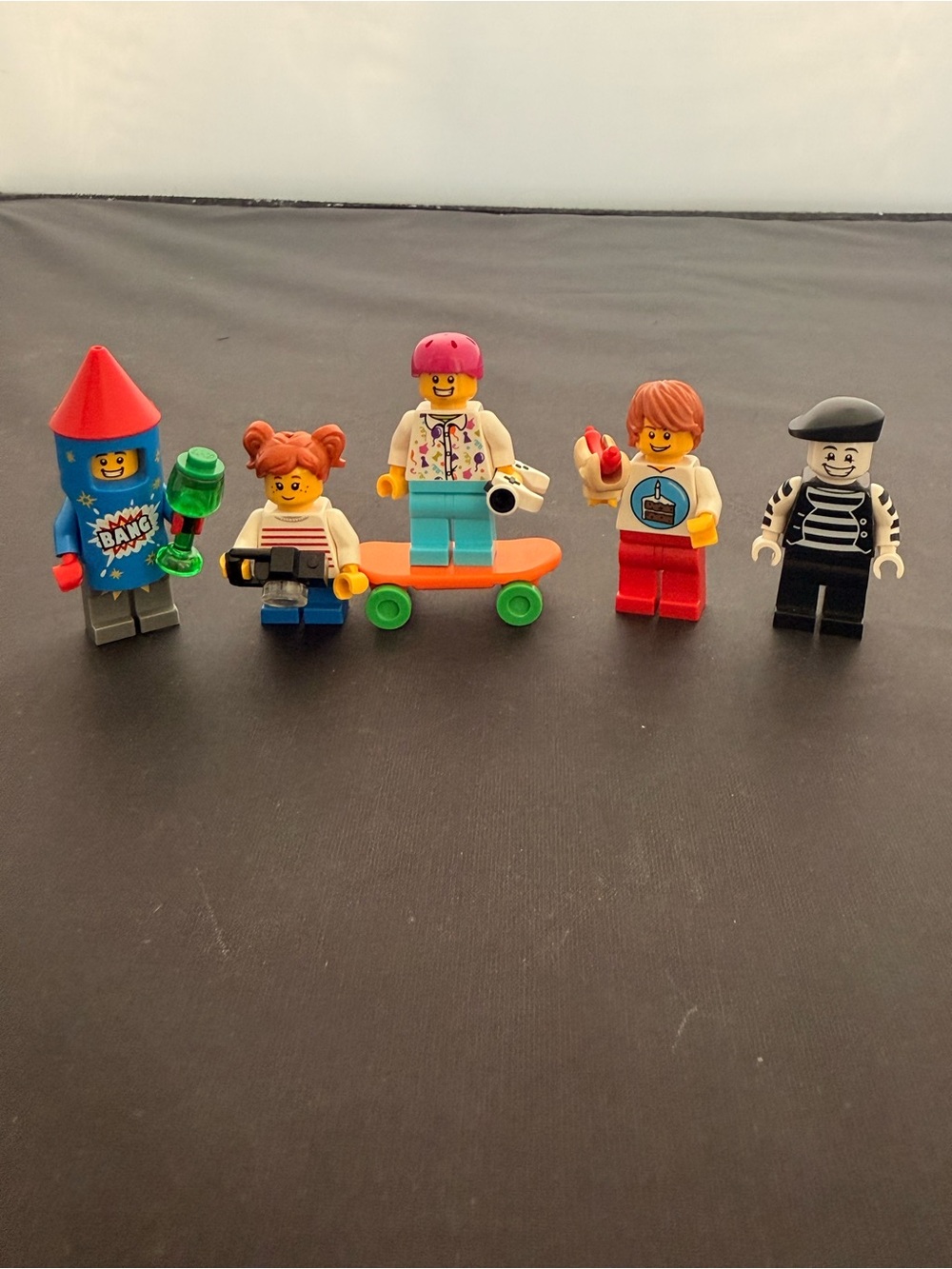 LEGO Kids Minifigure lot Birthday celebration